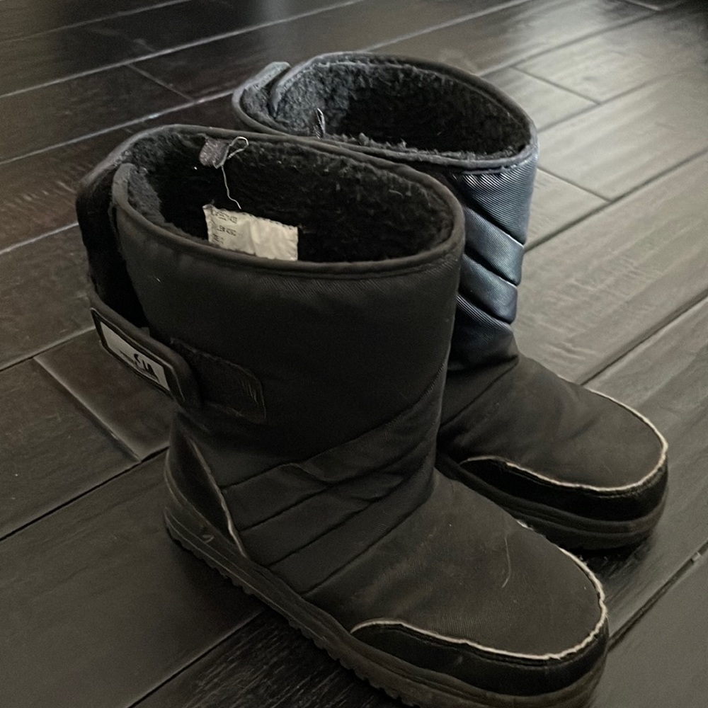 Youth snow boots